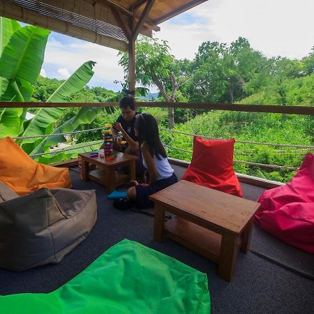 Dorme Tree Vandrehjem Labuan Bajo Eksteriør billede